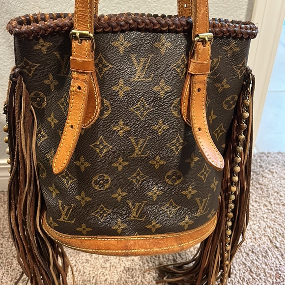 Vintage Boho Louis Vuitton bucket bag with leather and beaded fringe - Picture 4 of 8